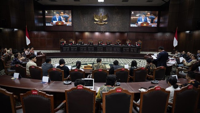 Uji Formil UU TNI Kandas, Mengapa Empat Hakim Konstitusi Justru Berpendapat Berbeda dalam Putusan MK?