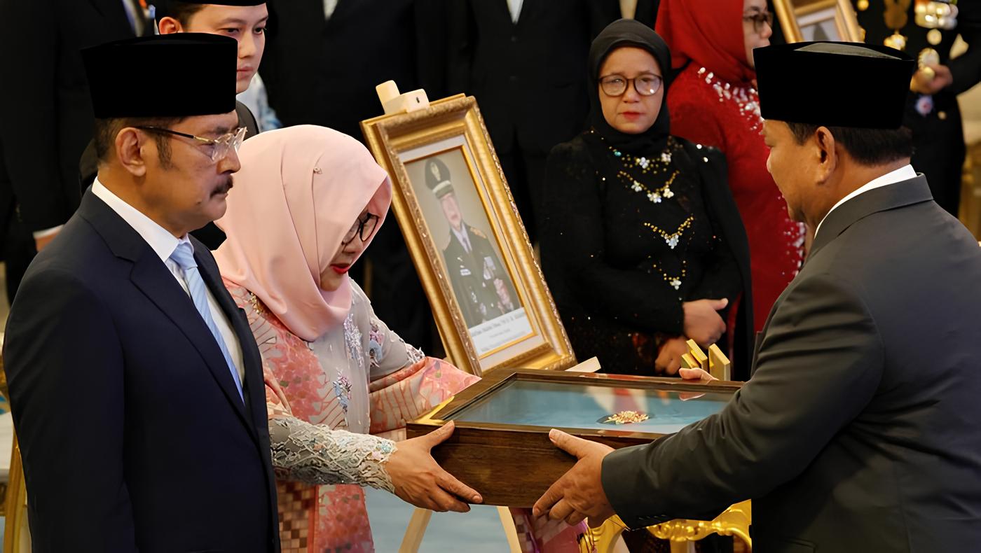 Gelar Pahlawan untuk Soeharto: Penghargaan atas Jasa atau Pengabaian atas Luka?